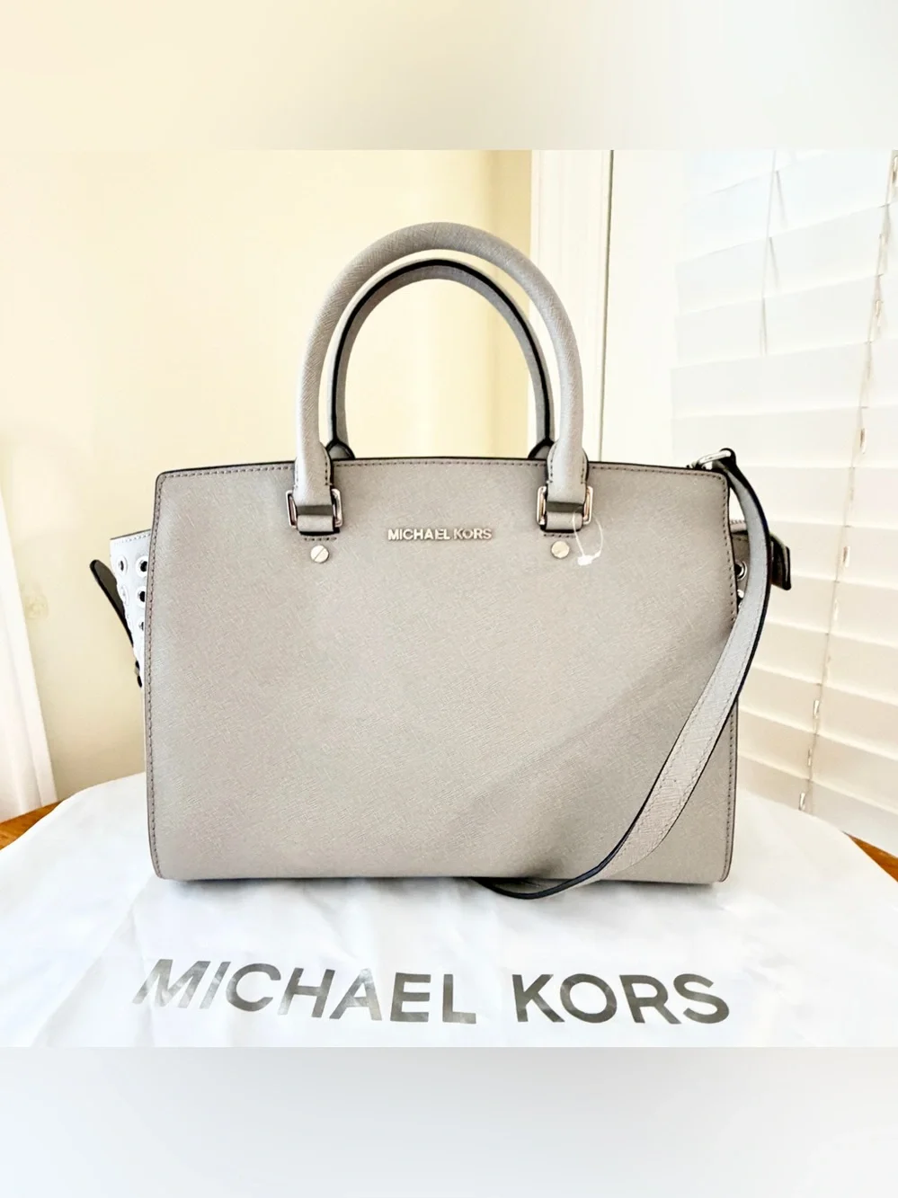 NWT Michael Kors Selma Grommet Pearl Grey Leather Satchel Crossbody Large $428